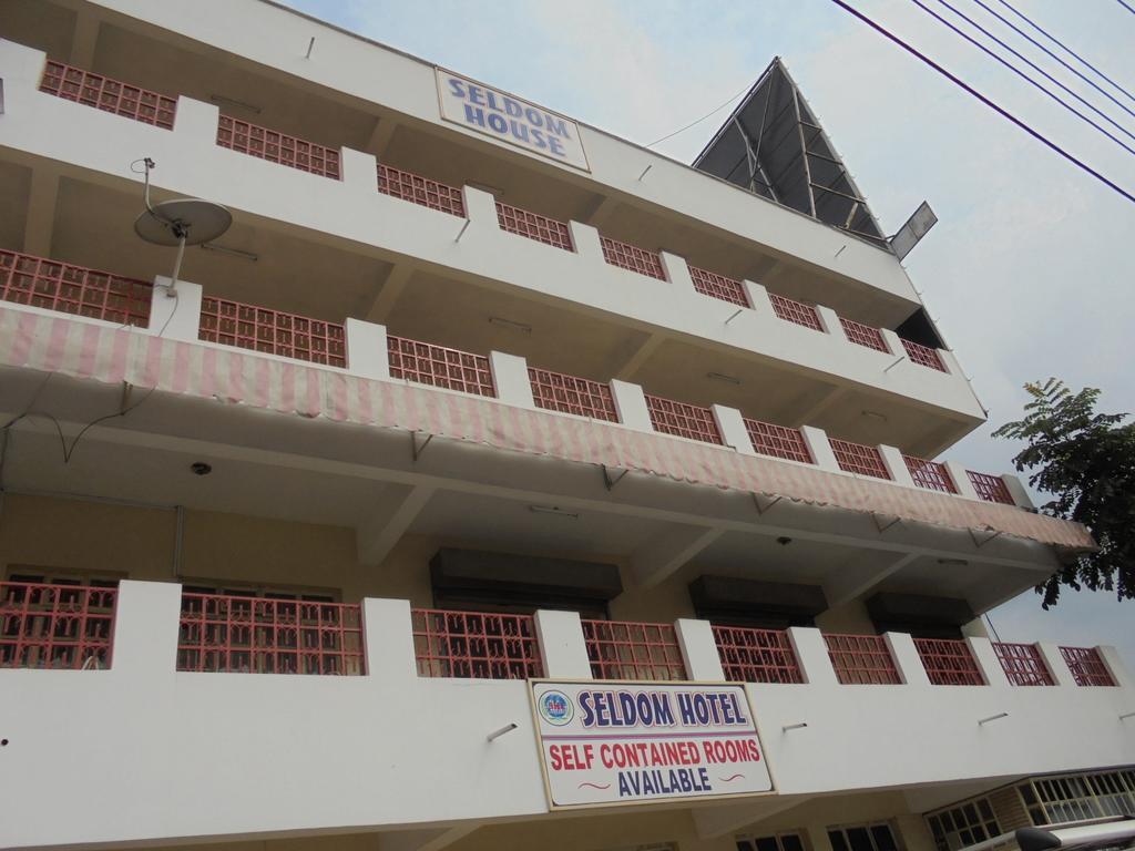 Seldom Hotel Nairobi Exterior photo